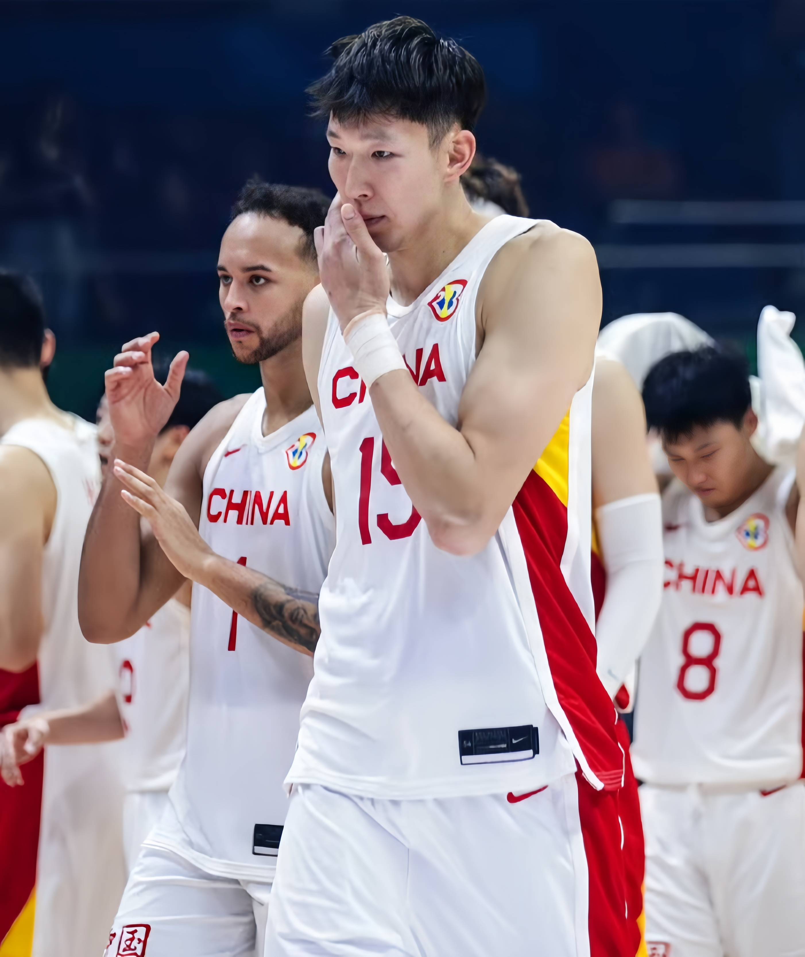 DB体育-中国男篮NBA夏联集锦周琦17分9板，中国男篮胜黄蜂(cba周琦个人资料)